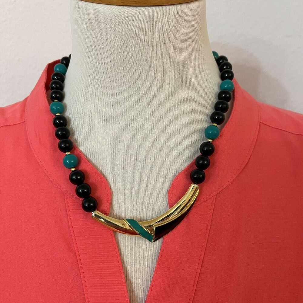 Beaded Black Green Gold-tone Fashion Jewelry Necklace